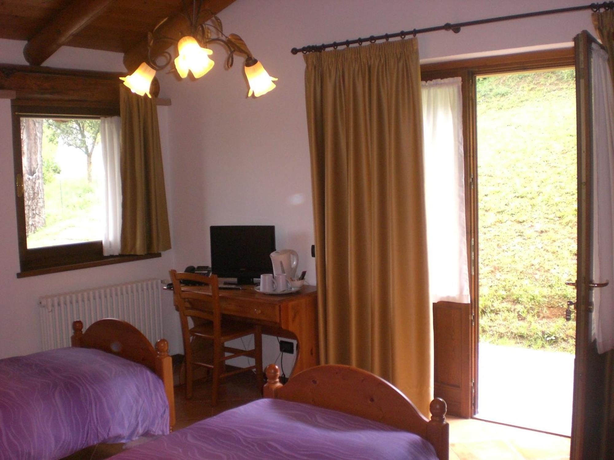 Bed And Breakfast Montino Cene Екстериор снимка