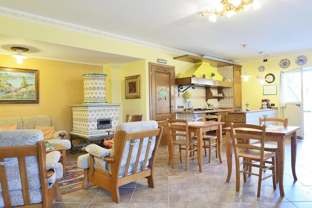 Bed And Breakfast Montino Cene Екстериор снимка