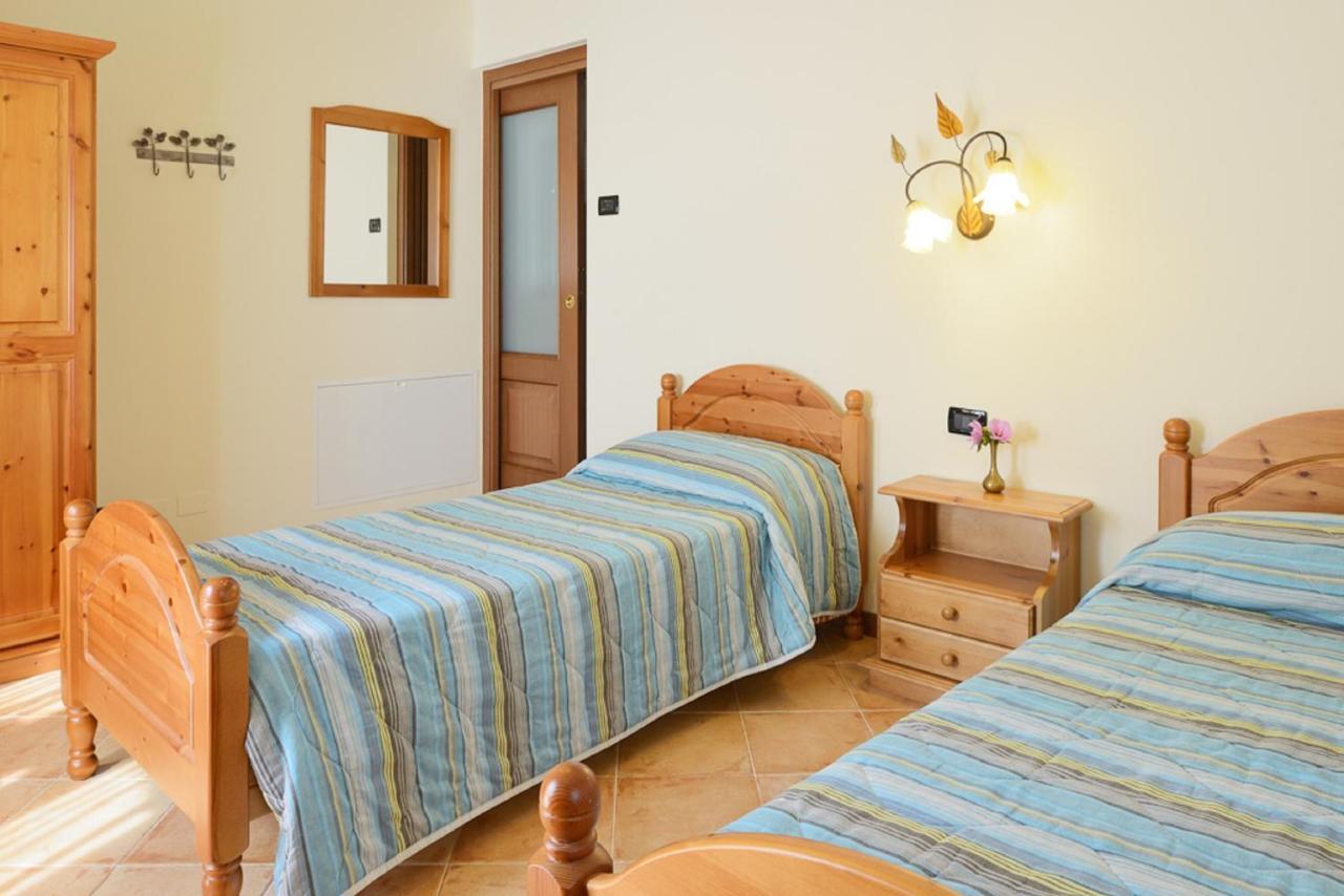 Bed And Breakfast Montino Cene Стая снимка